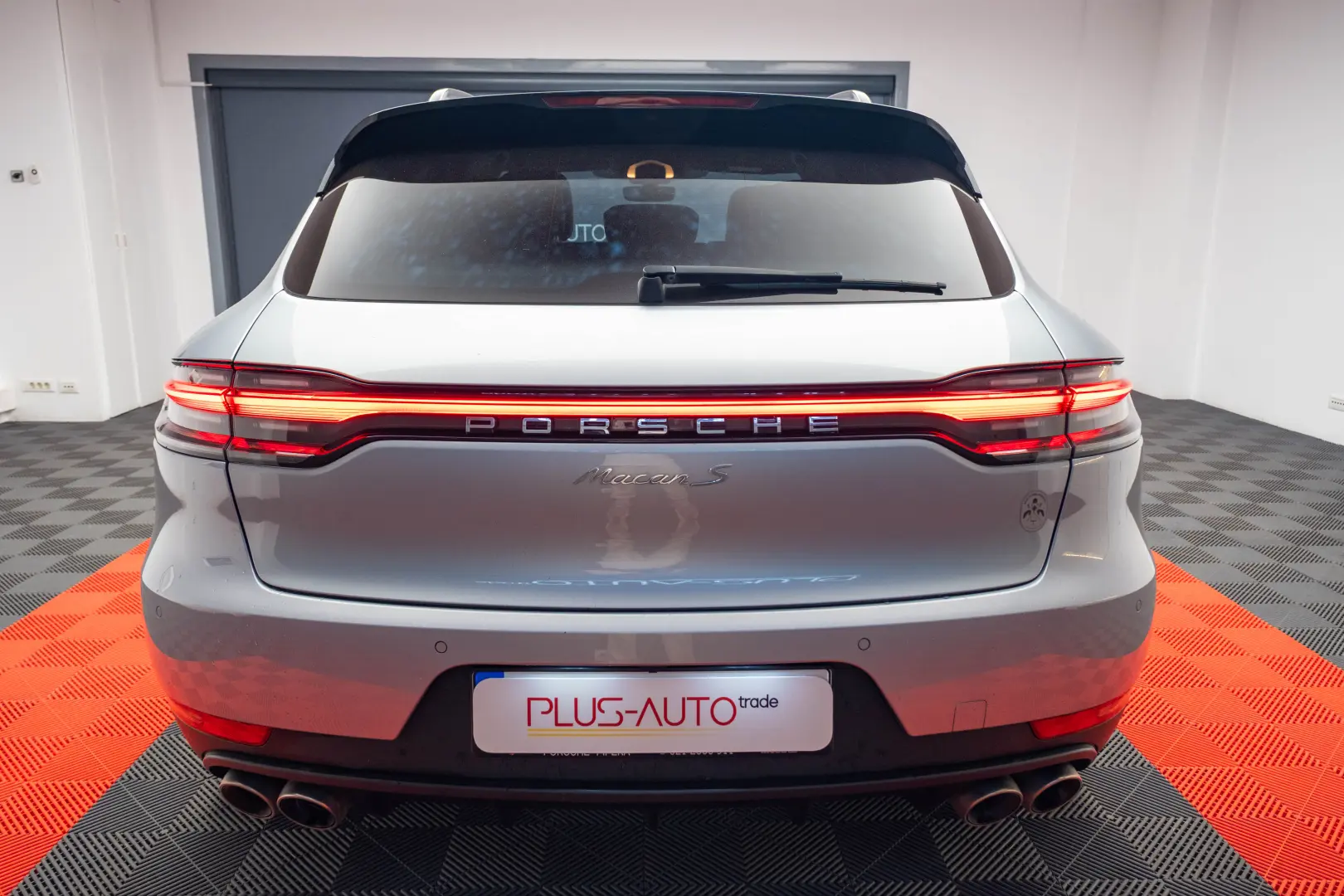 Porsche Macan S