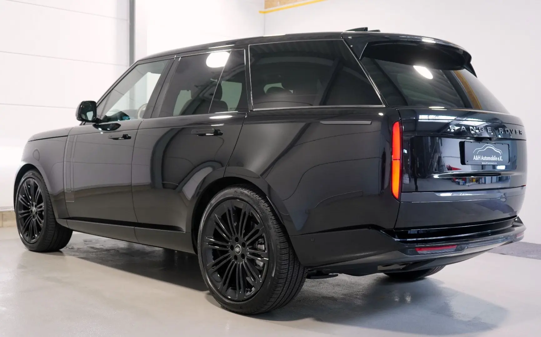 Range Rover D350 / PANORMA / SHADOW / 23-Zoll /