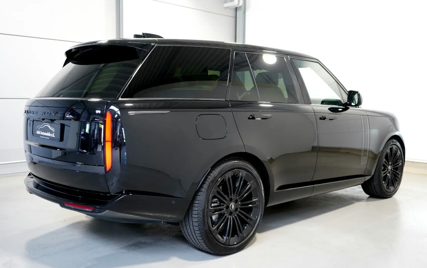 Range Rover D350 / PANORMA / SHADOW / 23-Zoll /