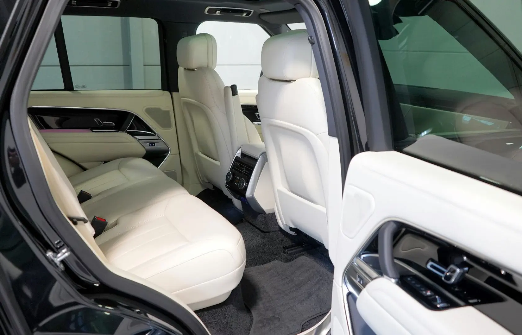Range Rover D350 / PANORMA / SHADOW / 23-Zoll /