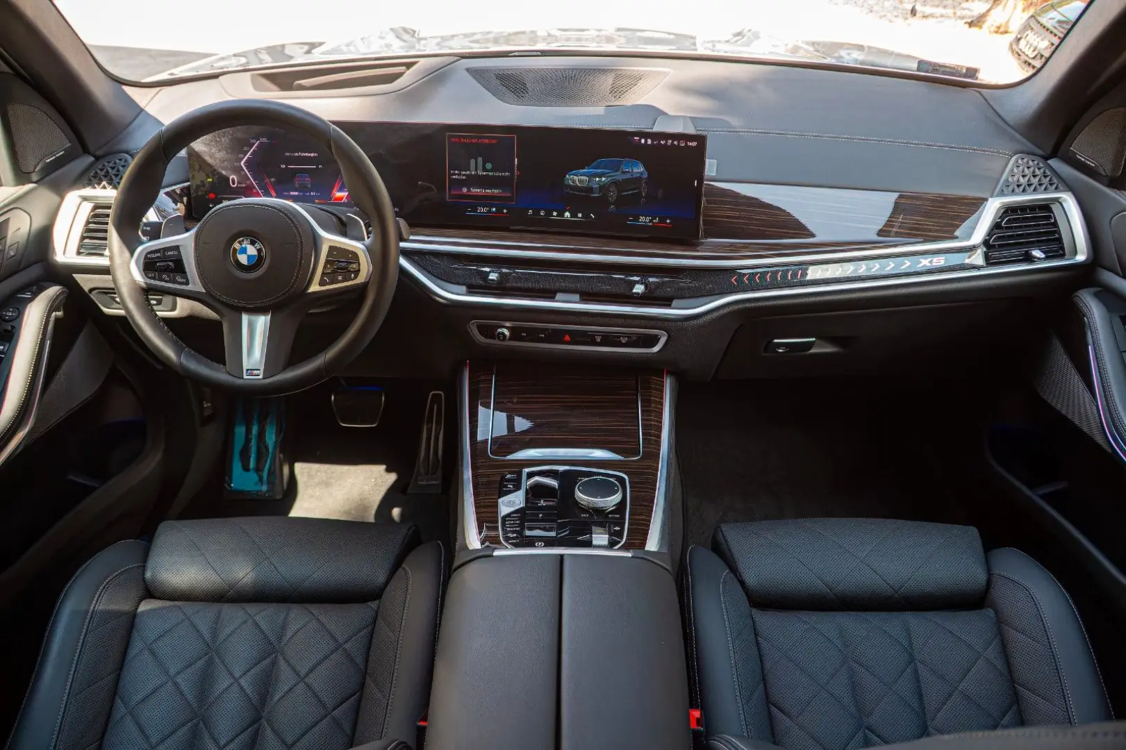 X5 30d M SPORT.DR.ASS.LUFT.SOFTC.PANO.AHK.2STÜCK