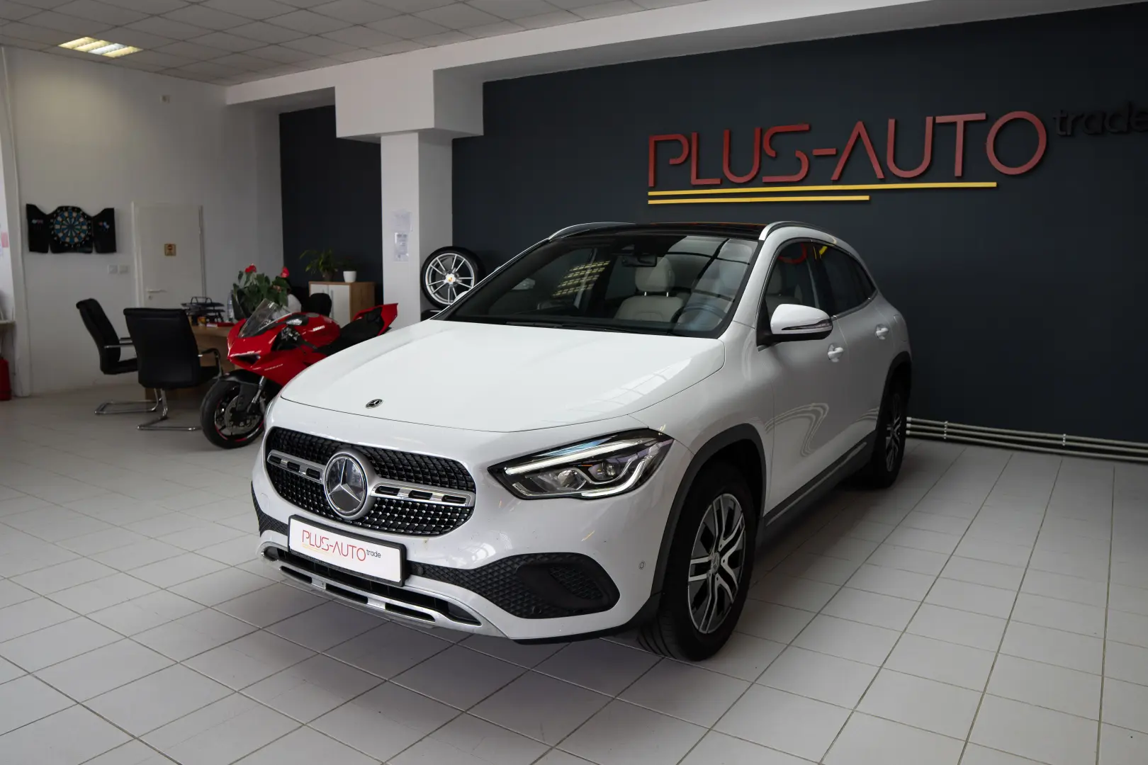 MERCEDES-BENZ GLA 250/LIVRARE IMEDIATA DIN STOC