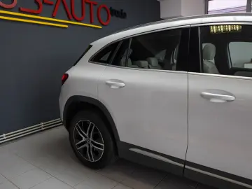 MERCEDES-BENZ GLA 250/LIVRARE IMEDIATA DIN STOC