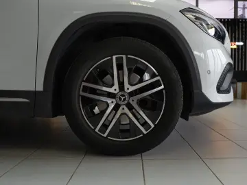 MERCEDES-BENZ GLA 250/LIVRARE IMEDIATA DIN STOC