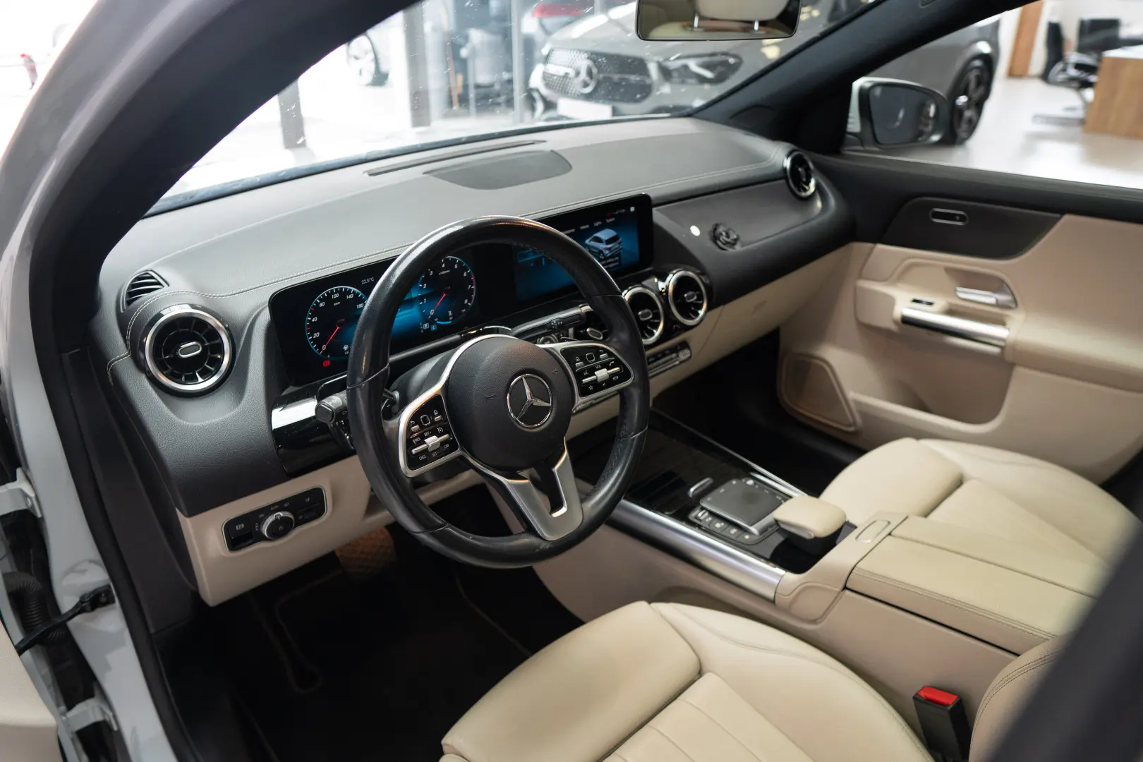 MERCEDES-BENZ GLA 250/LIVRARE IMEDIATA DIN STOC