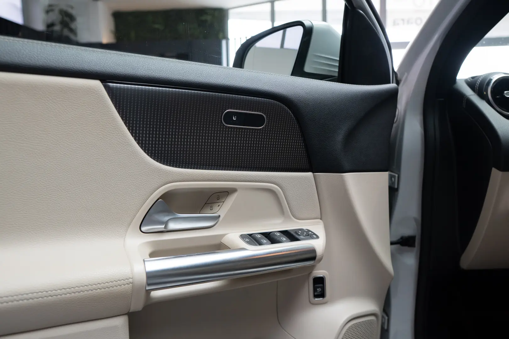 MERCEDES-BENZ GLA 250/LIVRARE IMEDIATA DIN STOC