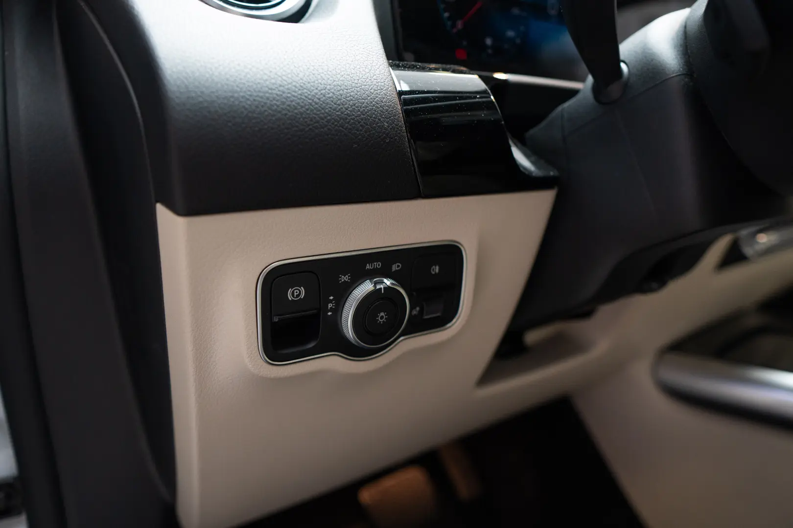 MERCEDES-BENZ GLA 250/LIVRARE IMEDIATA DIN STOC