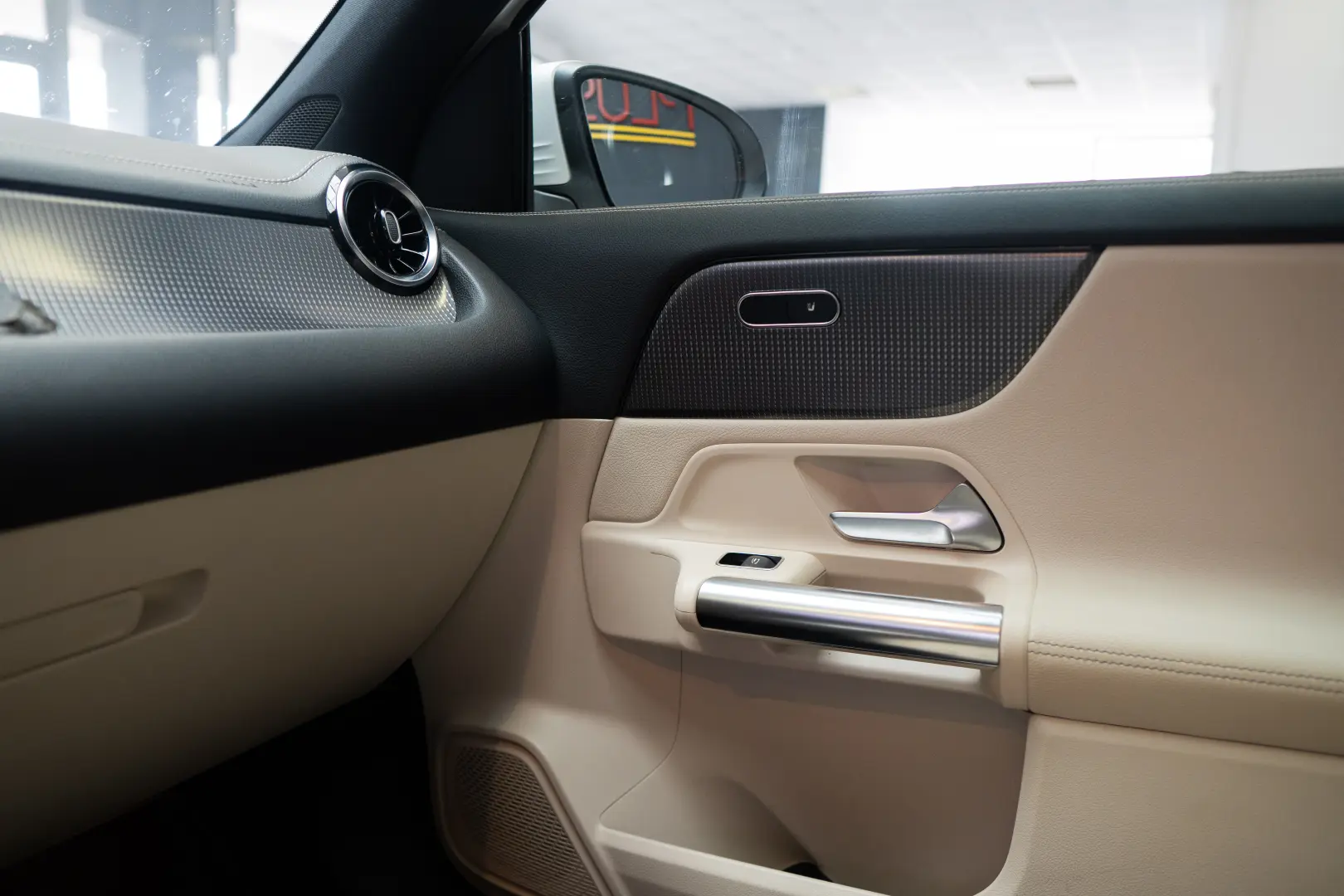 MERCEDES-BENZ GLA 250/LIVRARE IMEDIATA DIN STOC