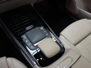 MERCEDES-BENZ GLA 250/LIVRARE IMEDIATA DIN STOC