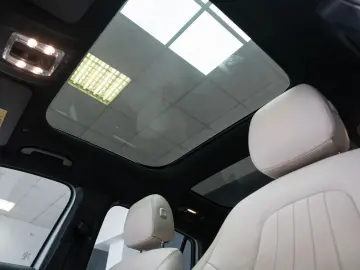 MERCEDES-BENZ GLA 250/LIVRARE IMEDIATA DIN STOC