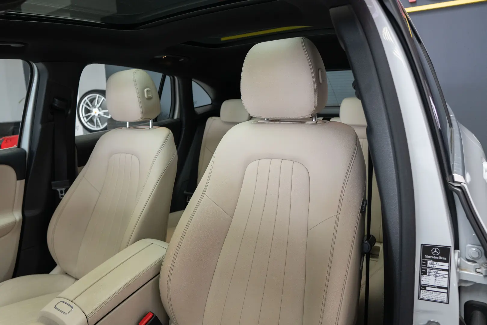MERCEDES-BENZ GLA 250/LIVRARE IMEDIATA DIN STOC