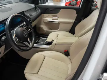 MERCEDES-BENZ GLA 250/LIVRARE IMEDIATA DIN STOC