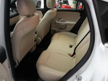 MERCEDES-BENZ GLA 250/LIVRARE IMEDIATA DIN STOC