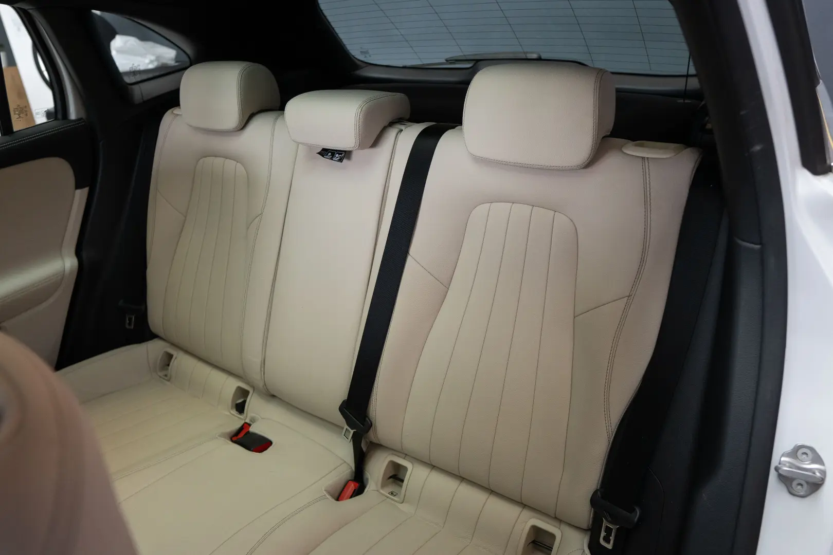 MERCEDES-BENZ GLA 250/LIVRARE IMEDIATA DIN STOC