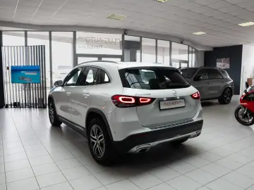 MERCEDES-BENZ GLA 250/LIVRARE IMEDIATA DIN STOC