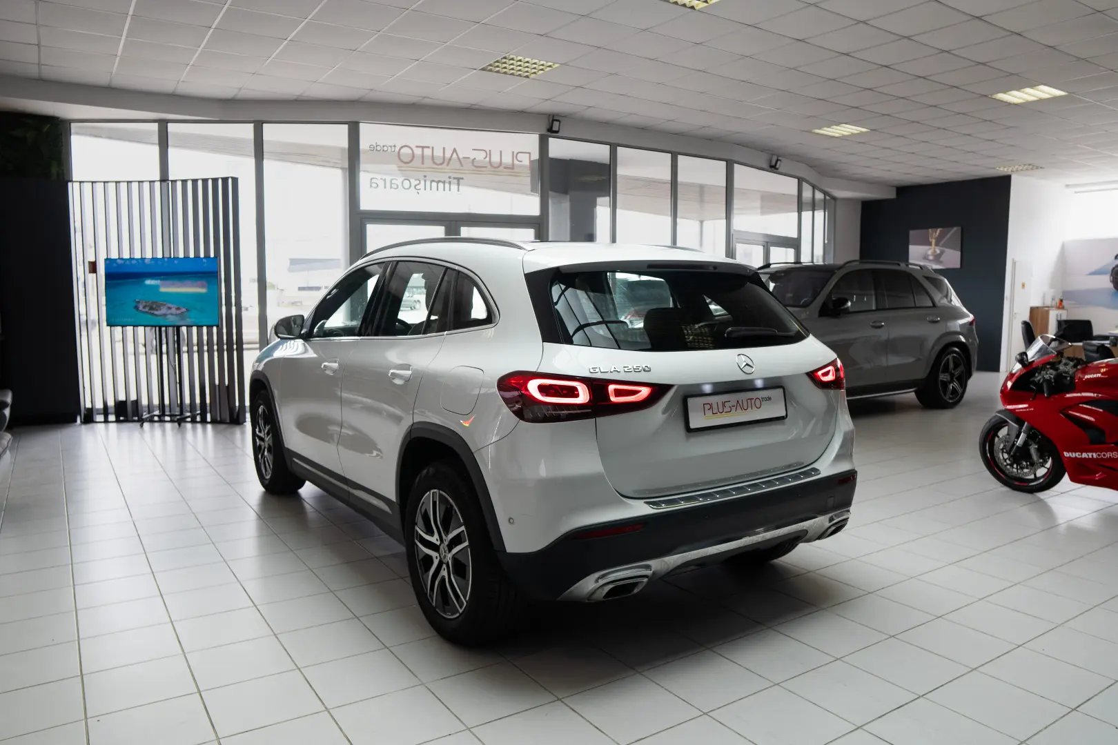 MERCEDES-BENZ GLA 250/LIVRARE IMEDIATA DIN STOC