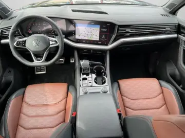 Touareg 3.0 TSI R-Line UPE110+AHK+Pano+Luft+Stan