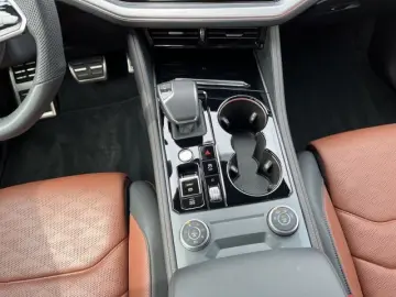Touareg 3.0 TSI R-Line UPE110+AHK+Pano+Luft+Stan
