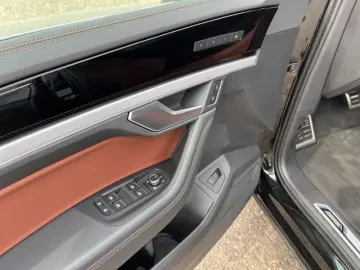 Touareg 3.0 TSI R-Line UPE110+AHK+Pano+Luft+Stan