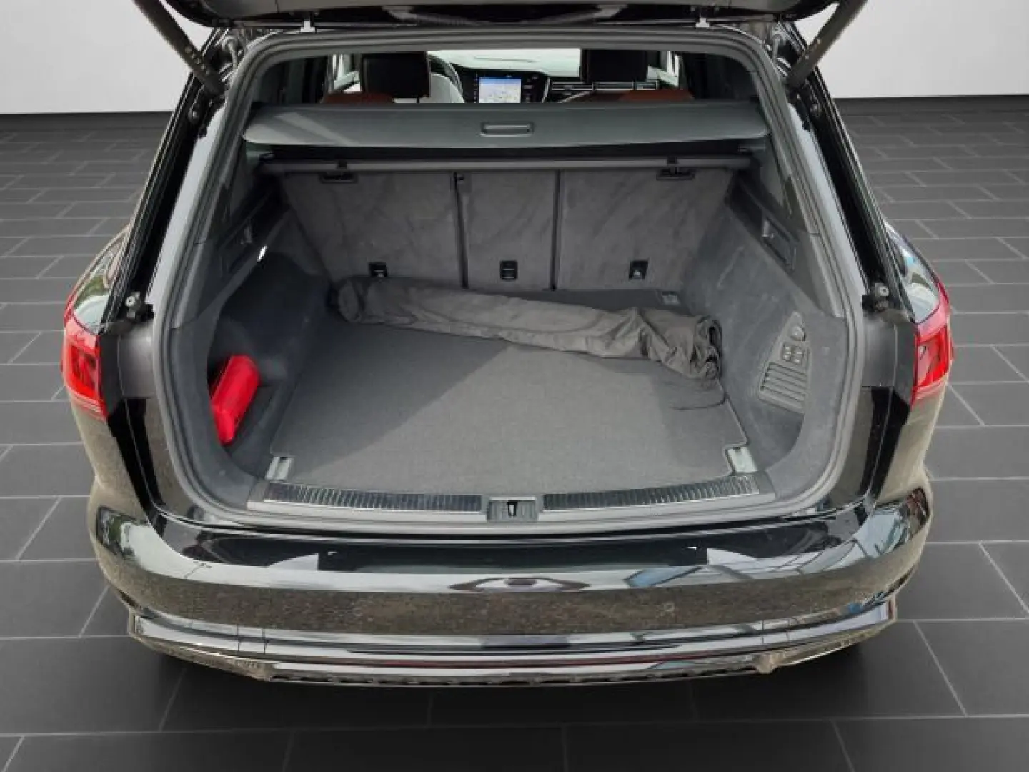 Touareg 3.0 TSI R-Line UPE110+AHK+Pano+Luft+Stan