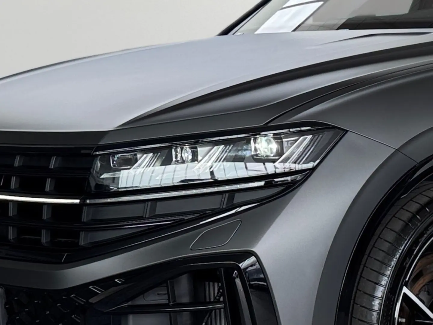 Touareg 3.0 V6 TSI R-Line 4M*KAM*NAVI*MATRIX*AMB