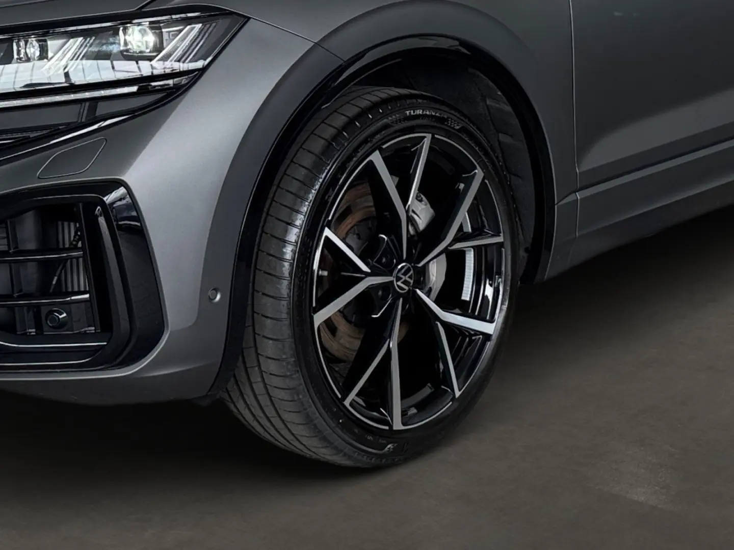 Touareg 3.0 V6 TSI R-Line 4M*KAM*NAVI*MATRIX*AMB