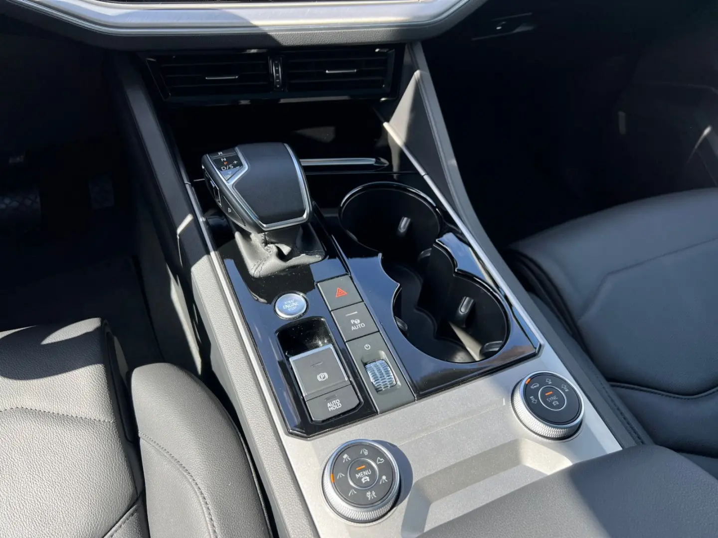 Touareg Elegance 3.0TSI 4Mo AREA LEDER PANO MATR