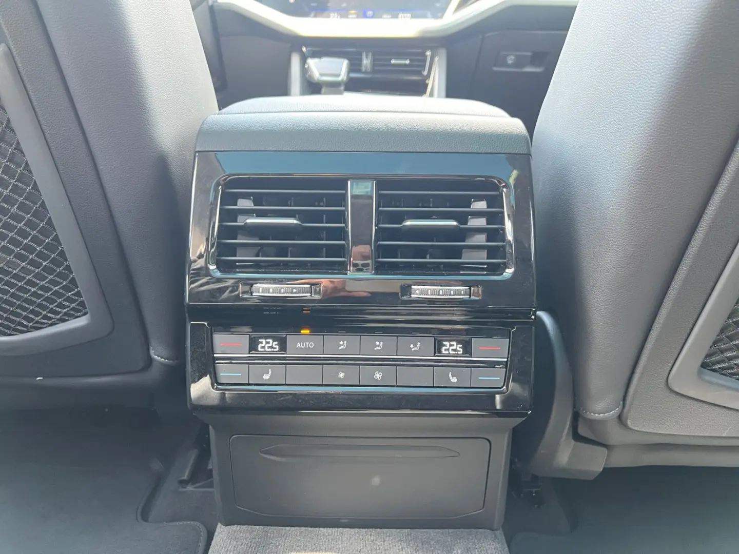Touareg Elegance 3.0TSI 4Mo AREA LEDER PANO MATR