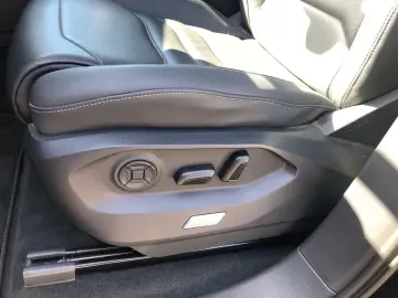 Touareg R-Line 4Motion + Panorama + Dynaudio