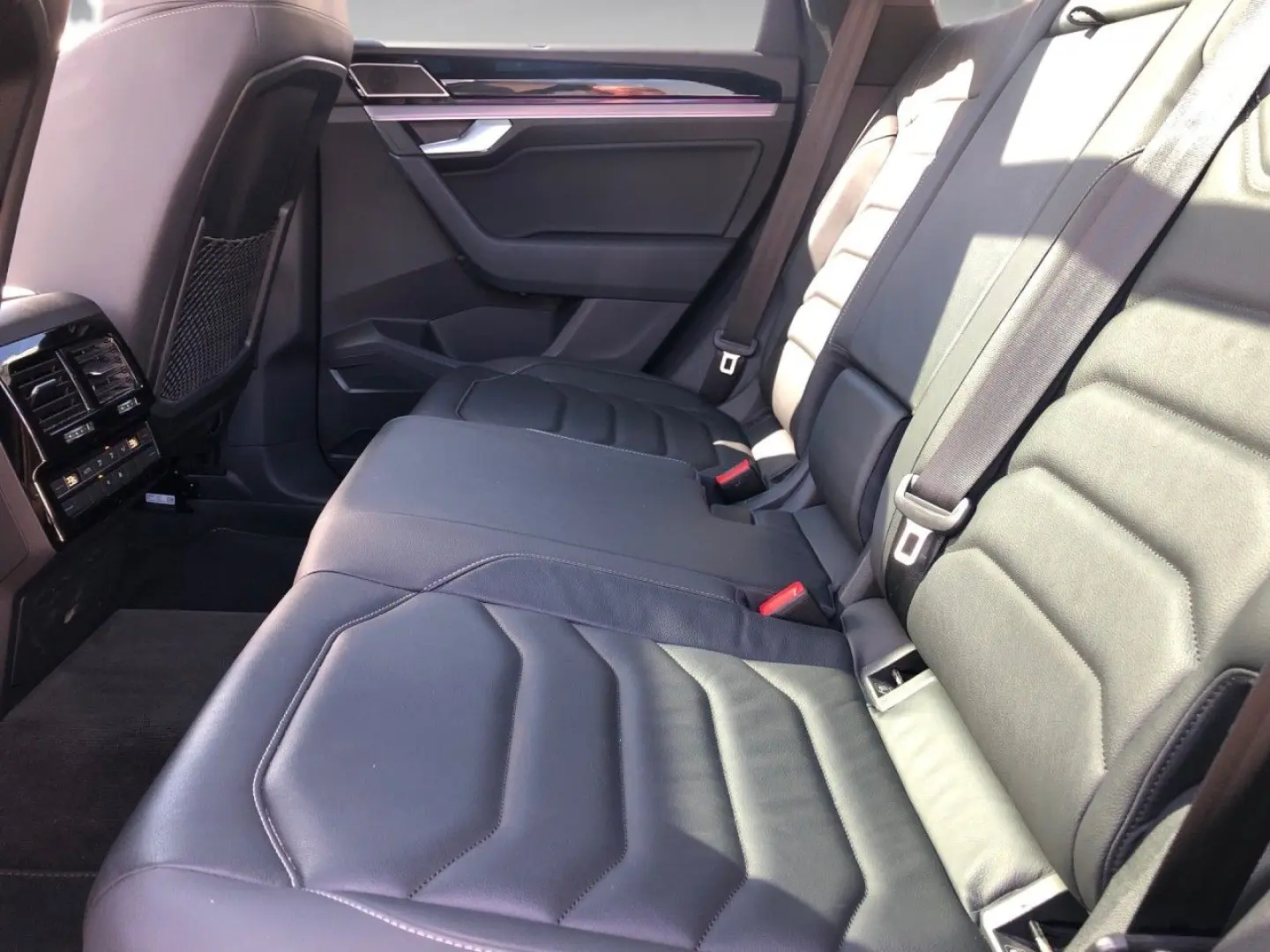 Touareg R-Line 4Motion + Panorama + Dynaudio