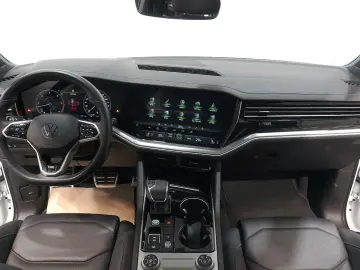 Touareg R-Line 4Motion 3.0 TDI*ACC*PANO*AHK*LUFT