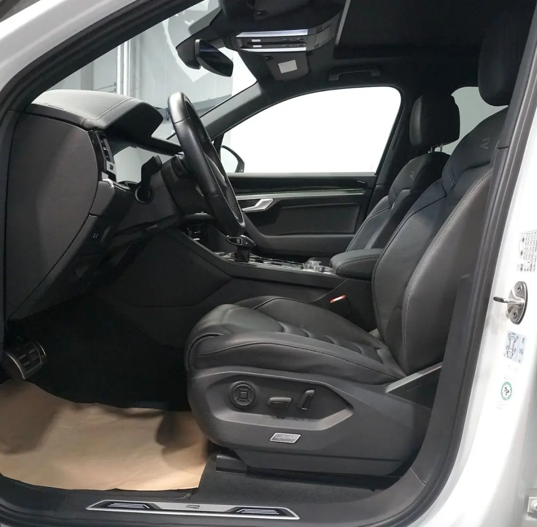 Touareg R-Line 4Motion 3.0 TDI*ACC*PANO*AHK*LUFT