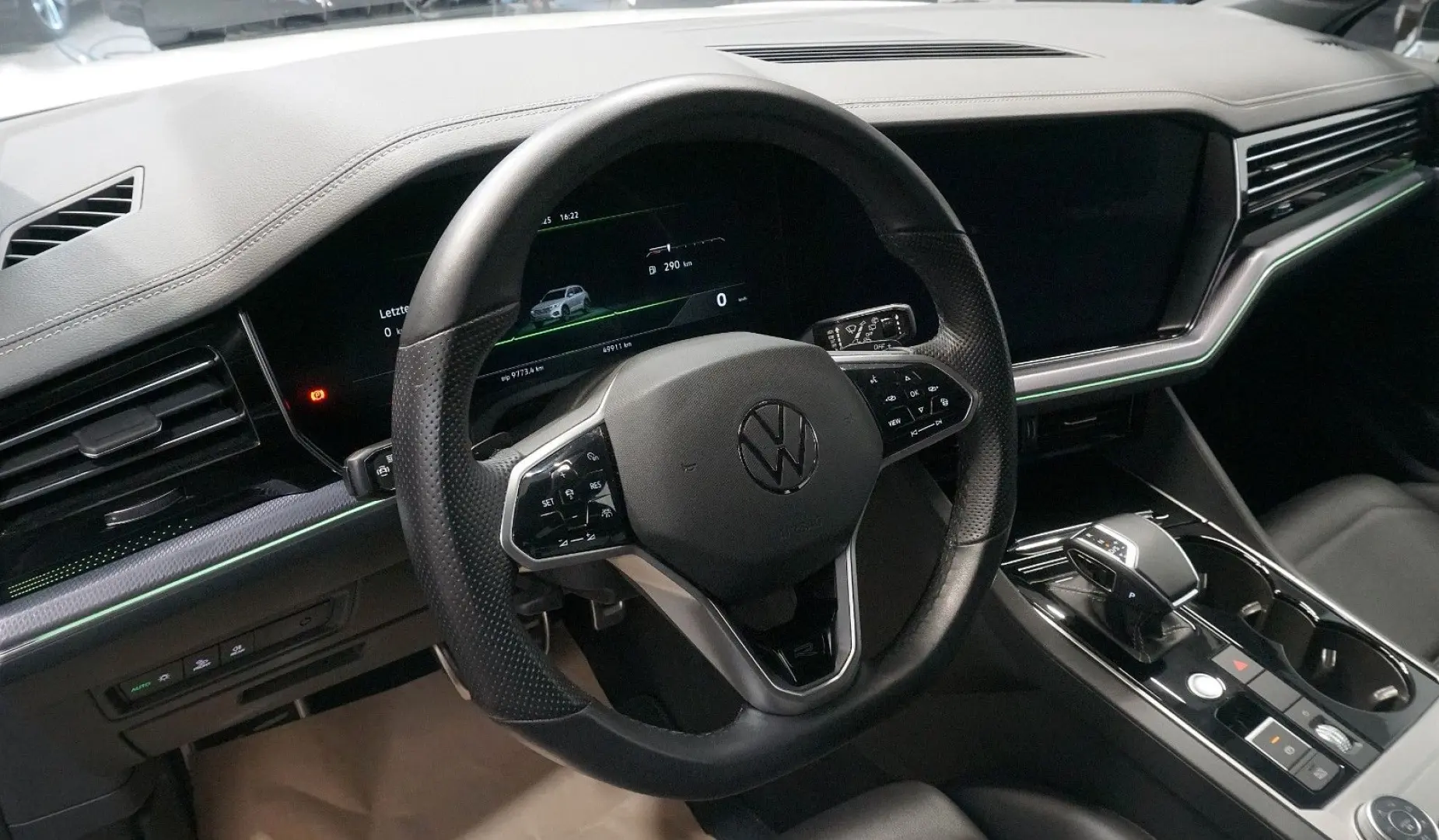 Touareg R-Line 4Motion 3.0 TDI*ACC*PANO*AHK*LUFT