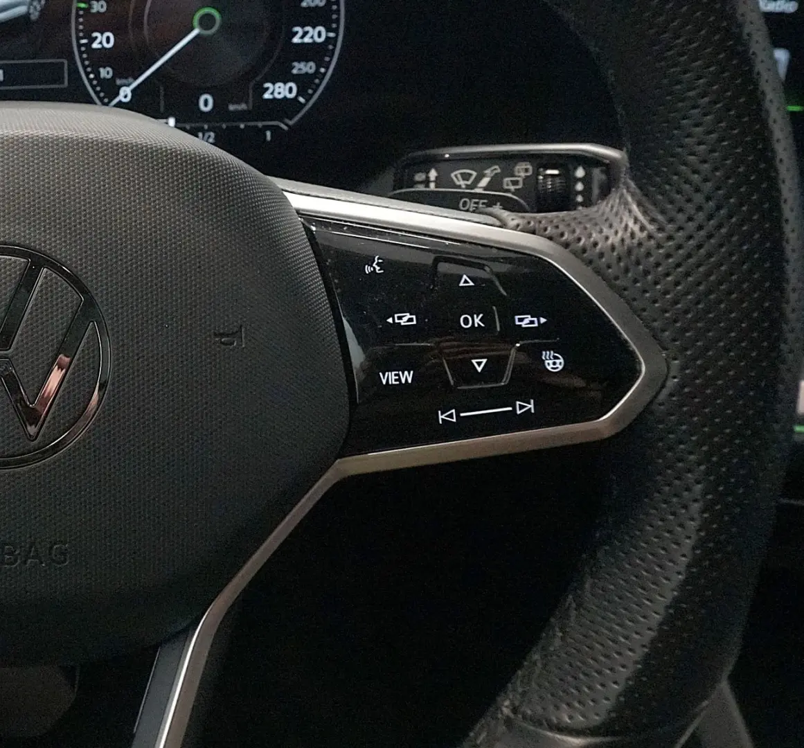 Touareg R-Line 4Motion 3.0 TDI*ACC*PANO*AHK*LUFT