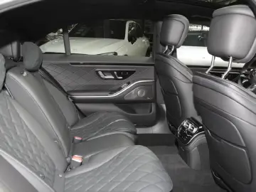 Mercedes-Benz S 580 e lang AMG Night Panorama