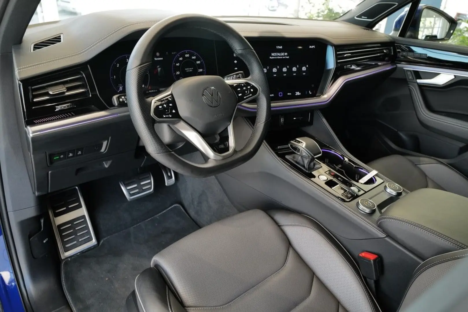 Touareg 3.0TDI R-Line Dynaudio Pano StdHzng HuD 