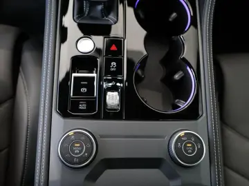 Touareg 3.0TDI R-Line Dynaudio Pano StdHzng HuD 