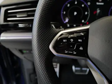 Touareg 3.0TDI R-Line Dynaudio Pano StdHzng HuD 