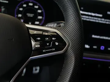 Touareg 3.0TDI R-Line Dynaudio Pano StdHzng HuD 
