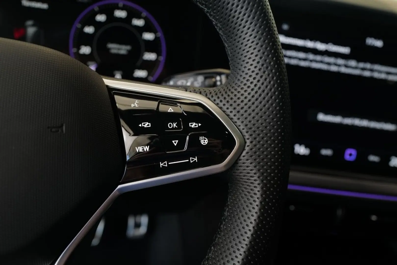 Touareg 3.0TDI R-Line Dynaudio Pano StdHzng HuD 