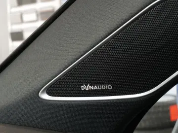 Touareg 3.0TDI R-Line Dynaudio Pano StdHzng HuD 