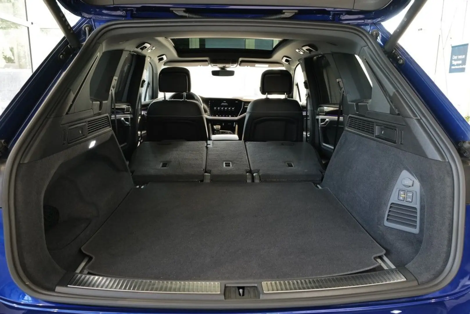Touareg 3.0TDI R-Line Dynaudio Pano StdHzng HuD 