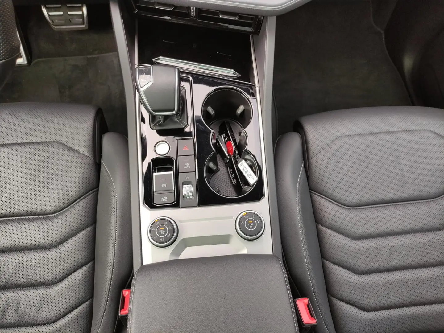 Touareg R-Line 3.0 V6 TDI+286Ps+AHZV+Pano+Standh