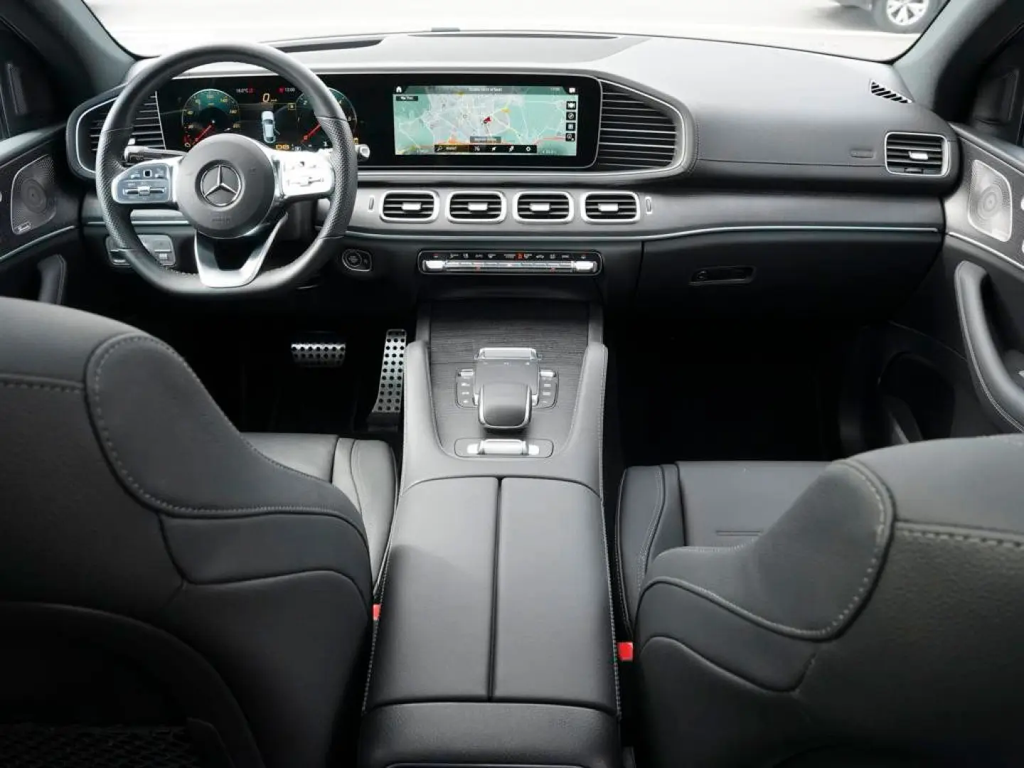 GLE 400 4M COUPE AMG-LINE PANO HUD AHK MULTIBEAM