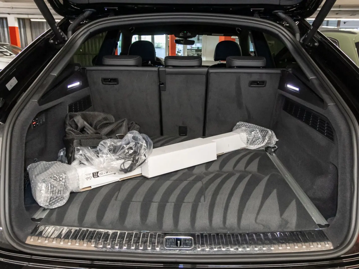 Q8 55 TFSI e quattro tiptronic Matrix AIR AHK