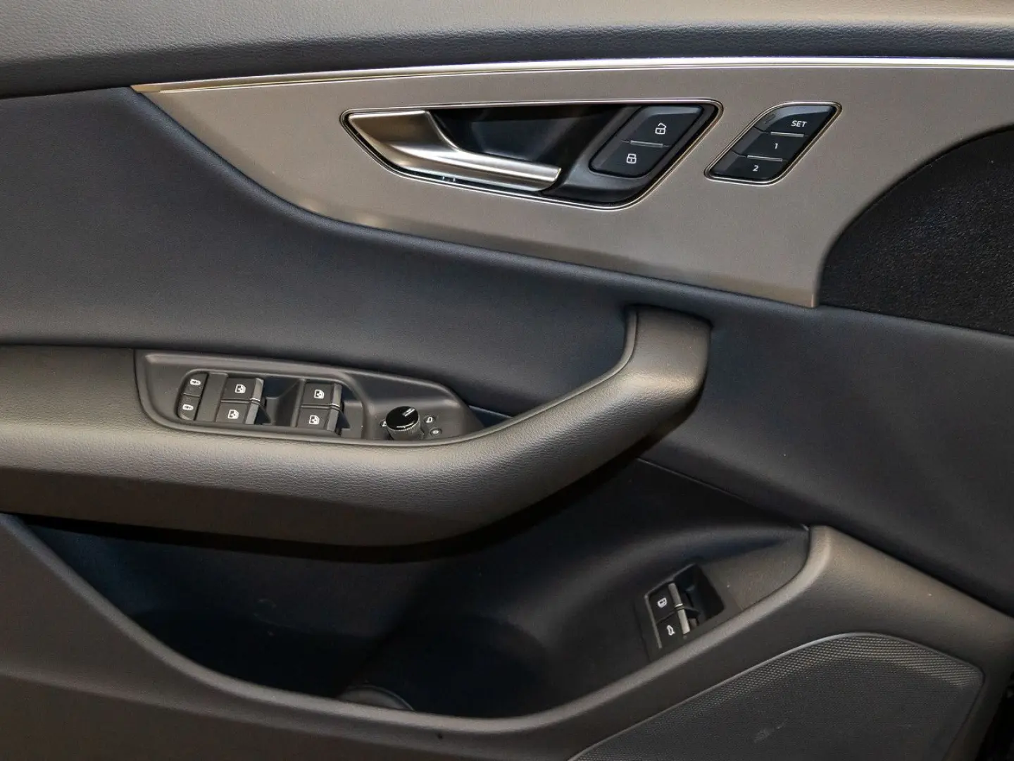 Q8 55 TFSI e quattro tiptronic Matrix AIR AHK