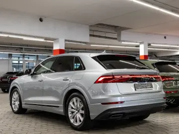 Q8 55 TFSI e quattro tiptronic Matrix AIR AHK