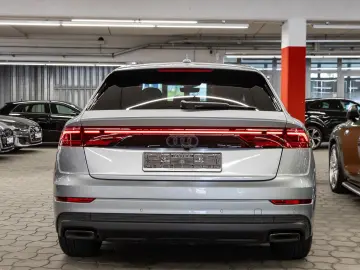 Q8 55 TFSI e quattro tiptronic Matrix AIR AHK