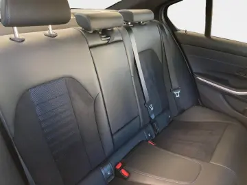 330d xDrive M Sport+Keyless+AHK+DrivAssist