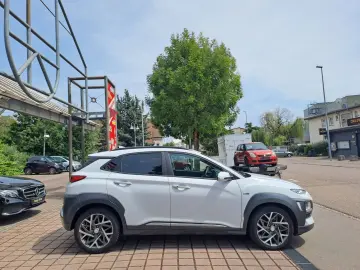 Kona Premium Hybrid 2WD